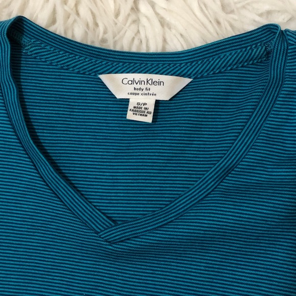 Calvin Klein Body Fit V-neck Short Sleeve Shirt - Picture 2 of 4